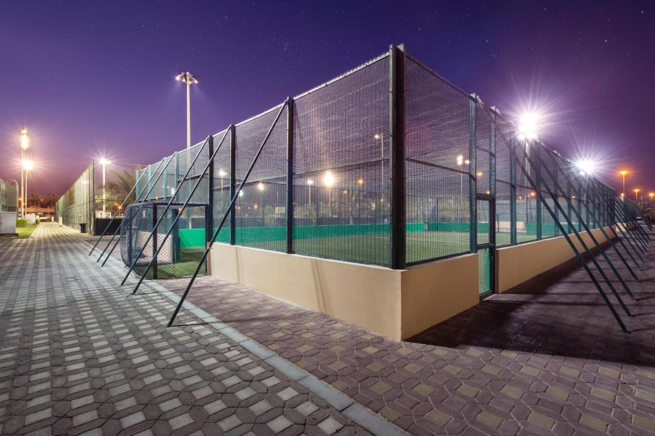 Officers Club & Hotel Abu Dhabi Eksteriør bilde The Al-Shaab Olympic Park