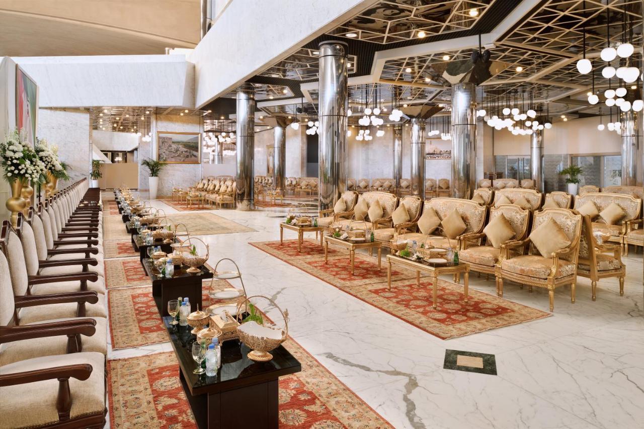 Officers Club & Hotel Abu Dhabi Eksteriør bilde The Grand Ballroom