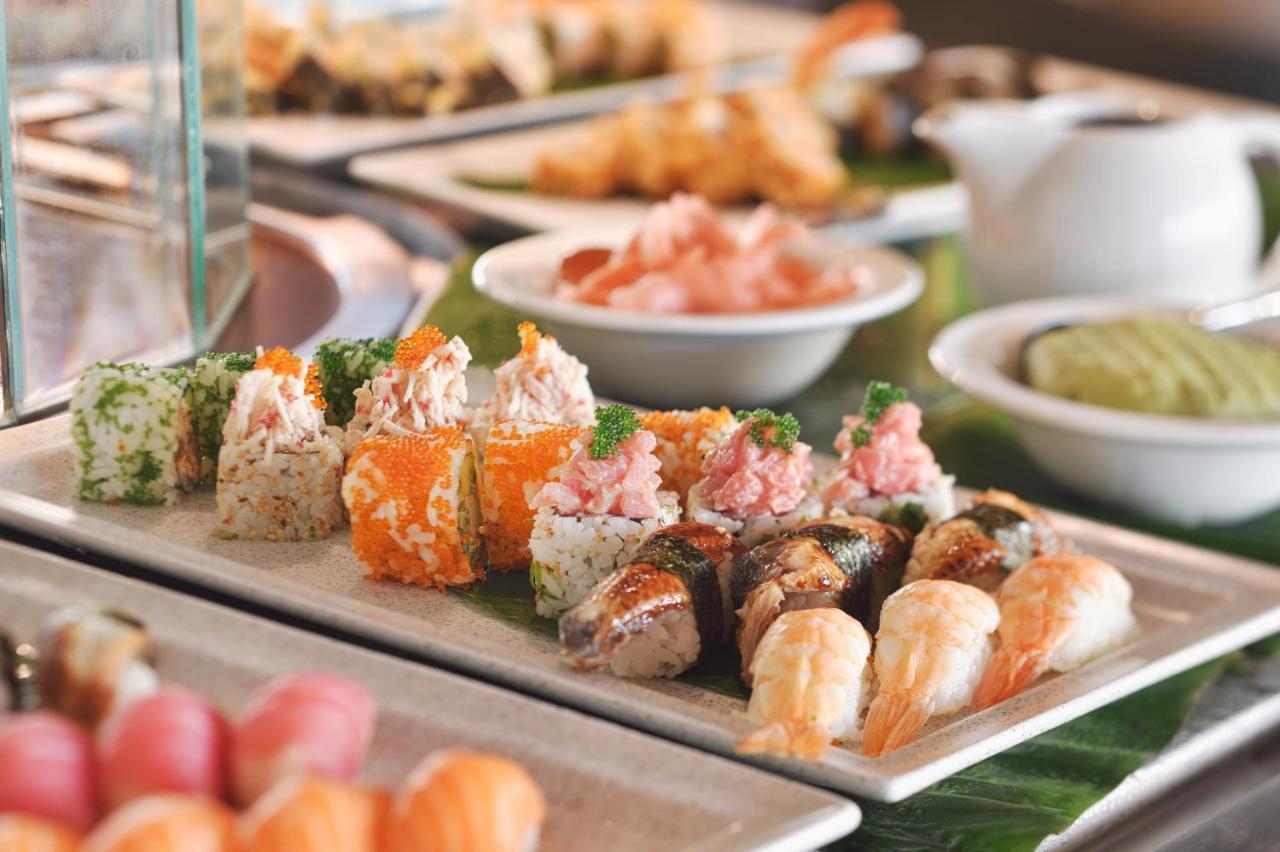 Officers Club & Hotel Abu Dhabi Eksteriør bilde Sushi